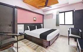 Hotel O Sai National